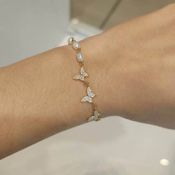 Pulsera perlas de río y mariposas con circonias