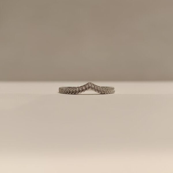 Anillo estilo Valentino con circonias y bochitas de plata