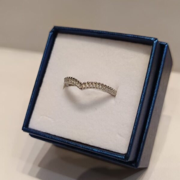Anillo estilo Valentino con circonias y bochitas de plata