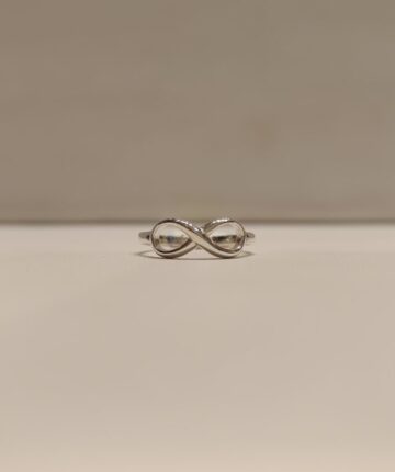 Anillo con símbolo de Infinito
