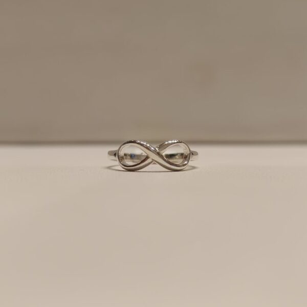 Anillo con símbolo de Infinito