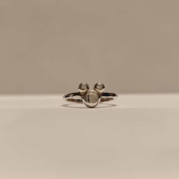 Anillo con forma de Mickey Mouse