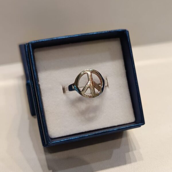 Anillo con Símbolo de la Paz