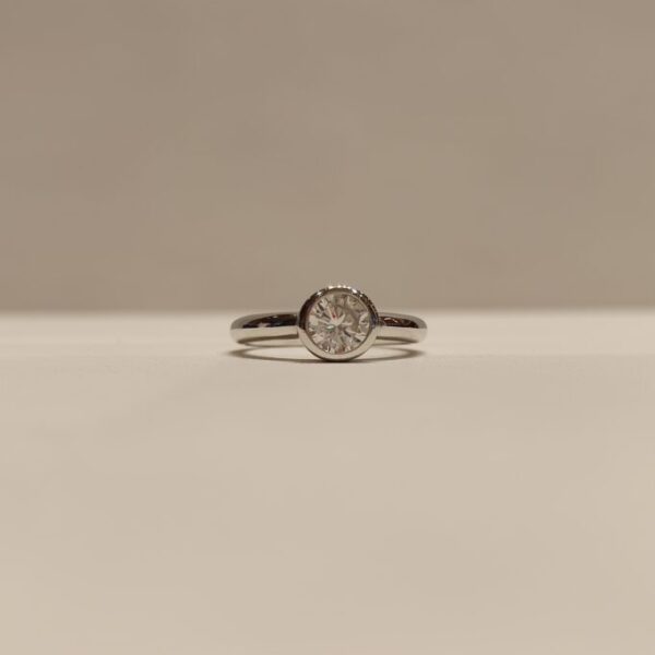 Anillo estilo Punto de Luz