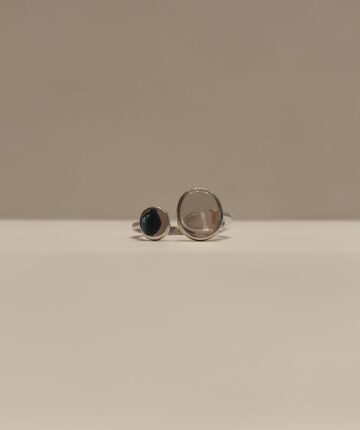 Anillo regulable con dos círculos de diferentes tamaños