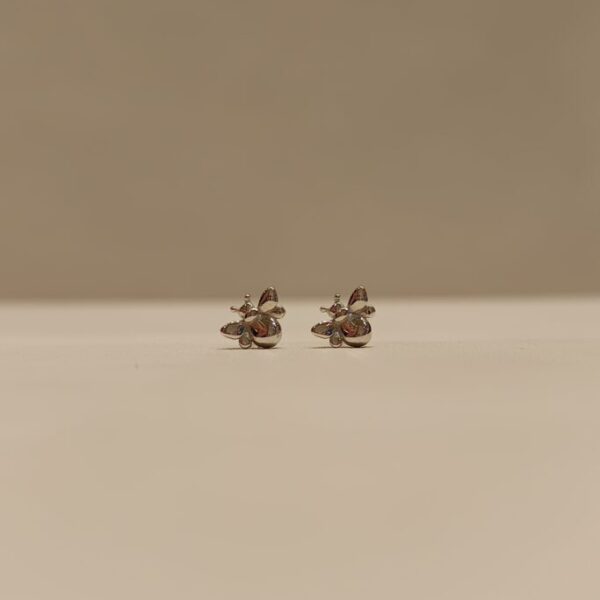 Caravanas en forma de abeja